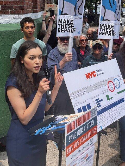 Sommer Omar speaking to the crowd.
